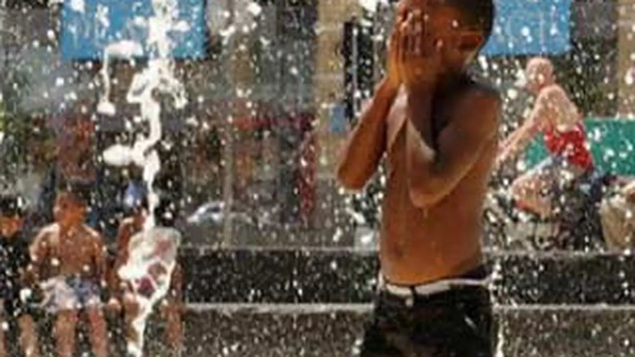 120709agel-panas.jpg