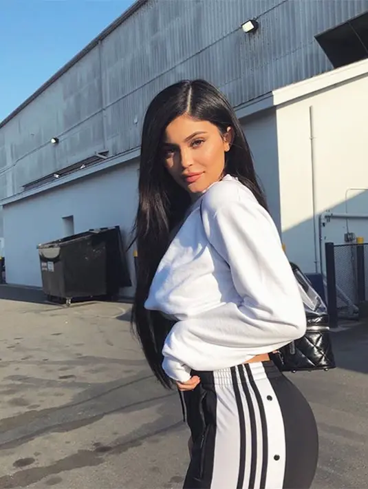 Meski demikian ia terlihat sangat cantik. (instagram/kyliejenner)