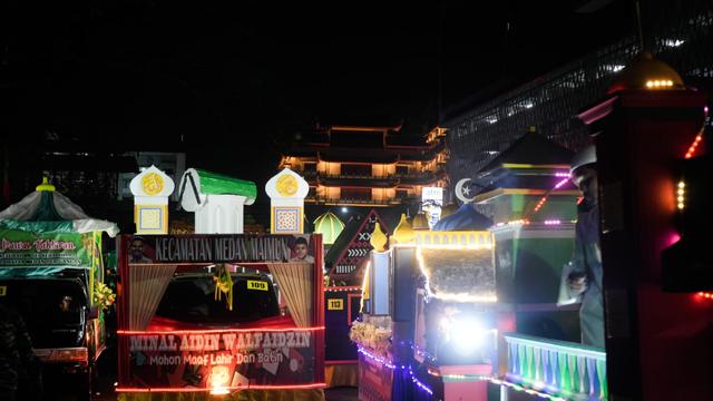 Pawai Kendaraan Hias