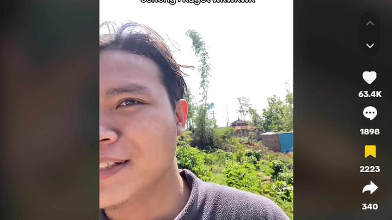 Pria ini pun akhirnya sampai di tempat tujuan. Ia kemudian bergegas menemui sang Ibu yang sedang bersama kakeknya. <br>