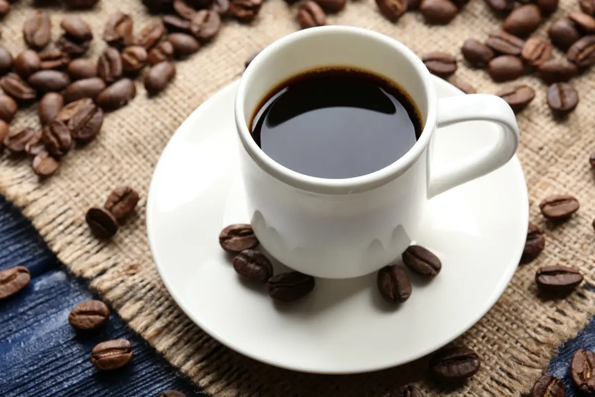 kopi hitam panas americano