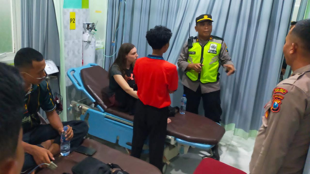 Tiga Santri Mojokerto Hilang Terseret Ombak Pantai Balekambang Malang, Aksi Bule Jerman jadi Sorotan