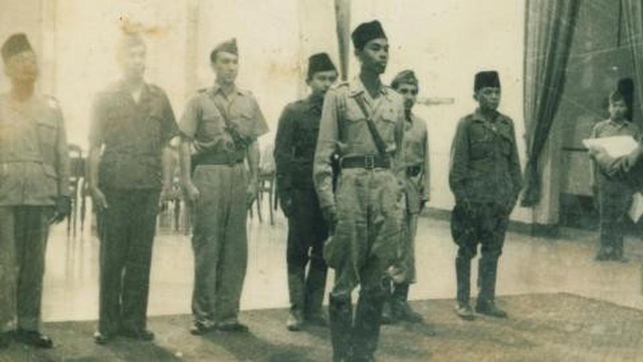 Soedirman, panglima teguh bermantel lusuh