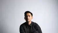 Ardit Erwandha Diragukan Jadi Aktor Utama Film Tunggu Aku Sukses Nanti, Ariyo Wahab Pasang Badan
