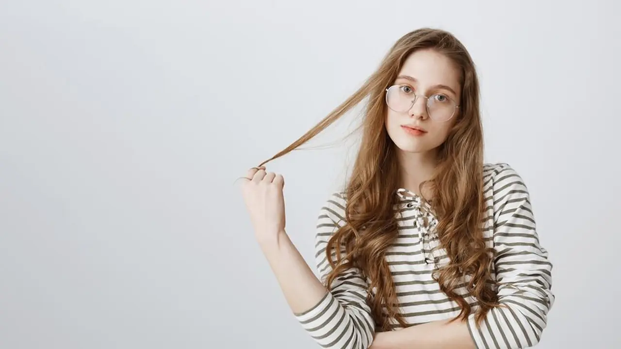 Ilustrasi rambut tipis/freepik.com/cookie_studio
