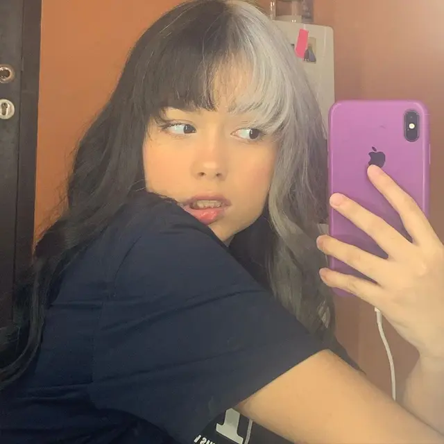 7 Potret Gaya Rambut Rebecca Klopper yang Anti Mainstream, Keren Banget