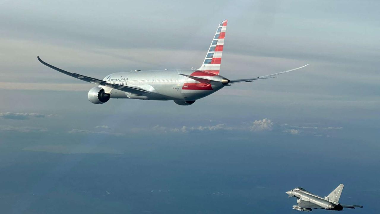 Pesawat American Airlines dikawal dua jet tempur gara-gara ancaman bom