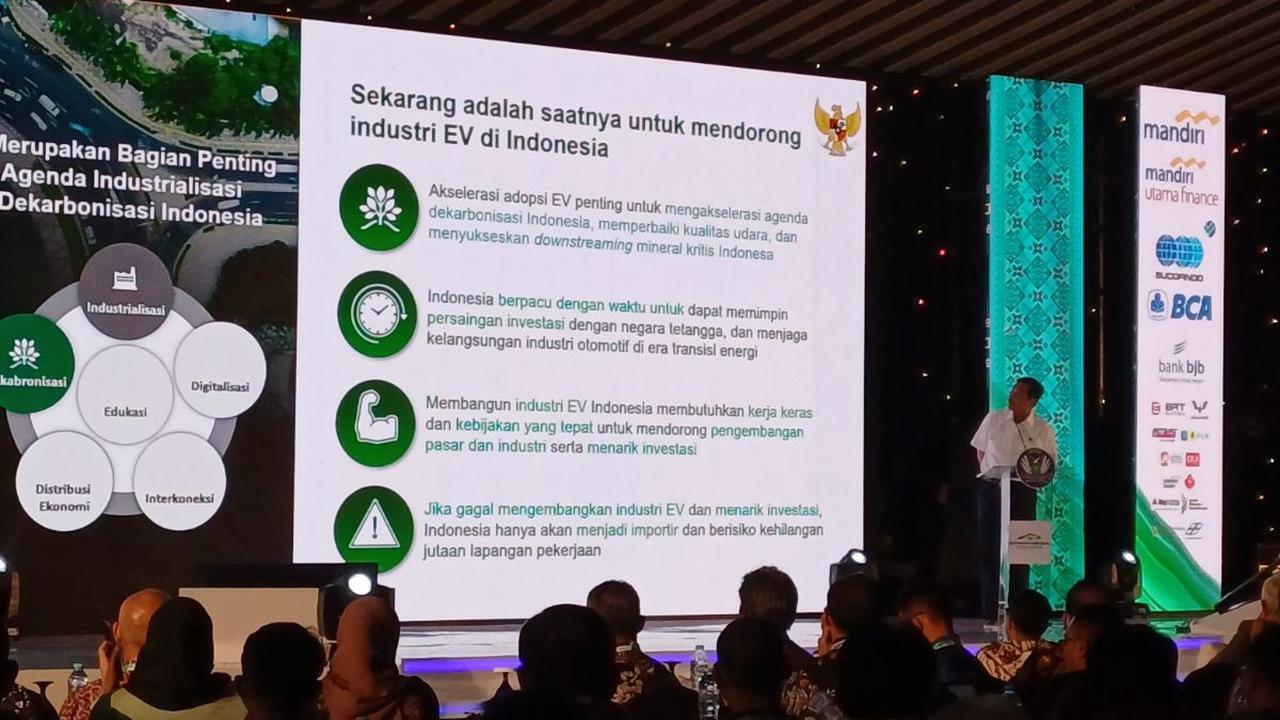 Sebab, ia menilai hasil pembakaran sampah memiliki partikel PM 2,5 yang sangat berbahaya bila terhirup oleh manusia<br>
