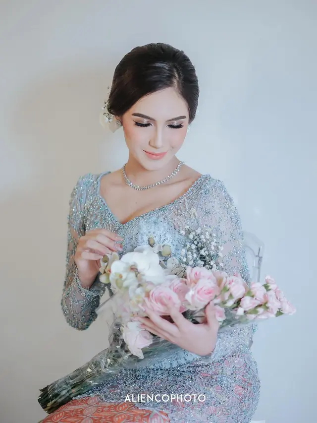 6 Potret Pertunangan Syahra Larez Mantan Kekasih Rizky Billar, Penuh Kebahagiaan