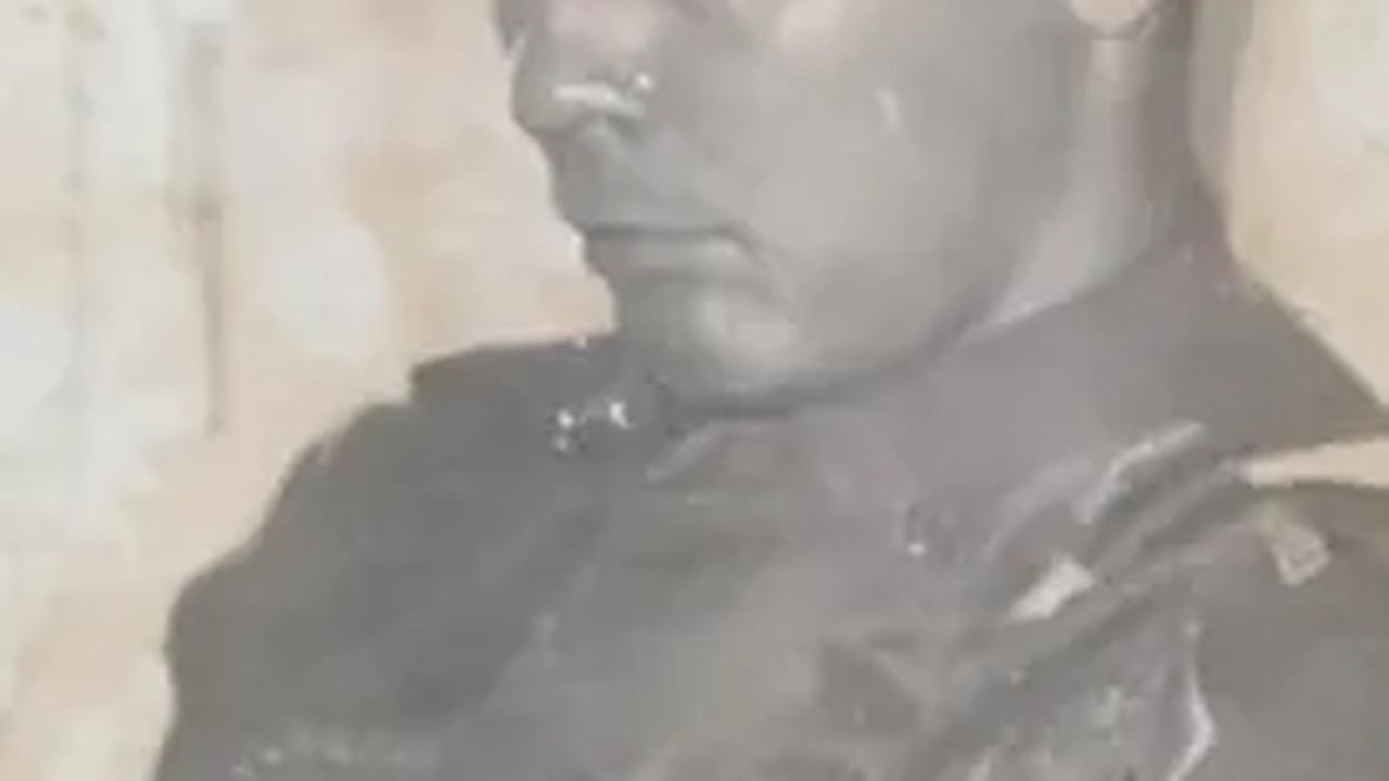 Pada 1 Oktober 1965 pagi hari, Pierre yang sedang tidur di ruang belakang rumah Jenderal Nasution mendengar suara tembakan dan ribut-ribut.