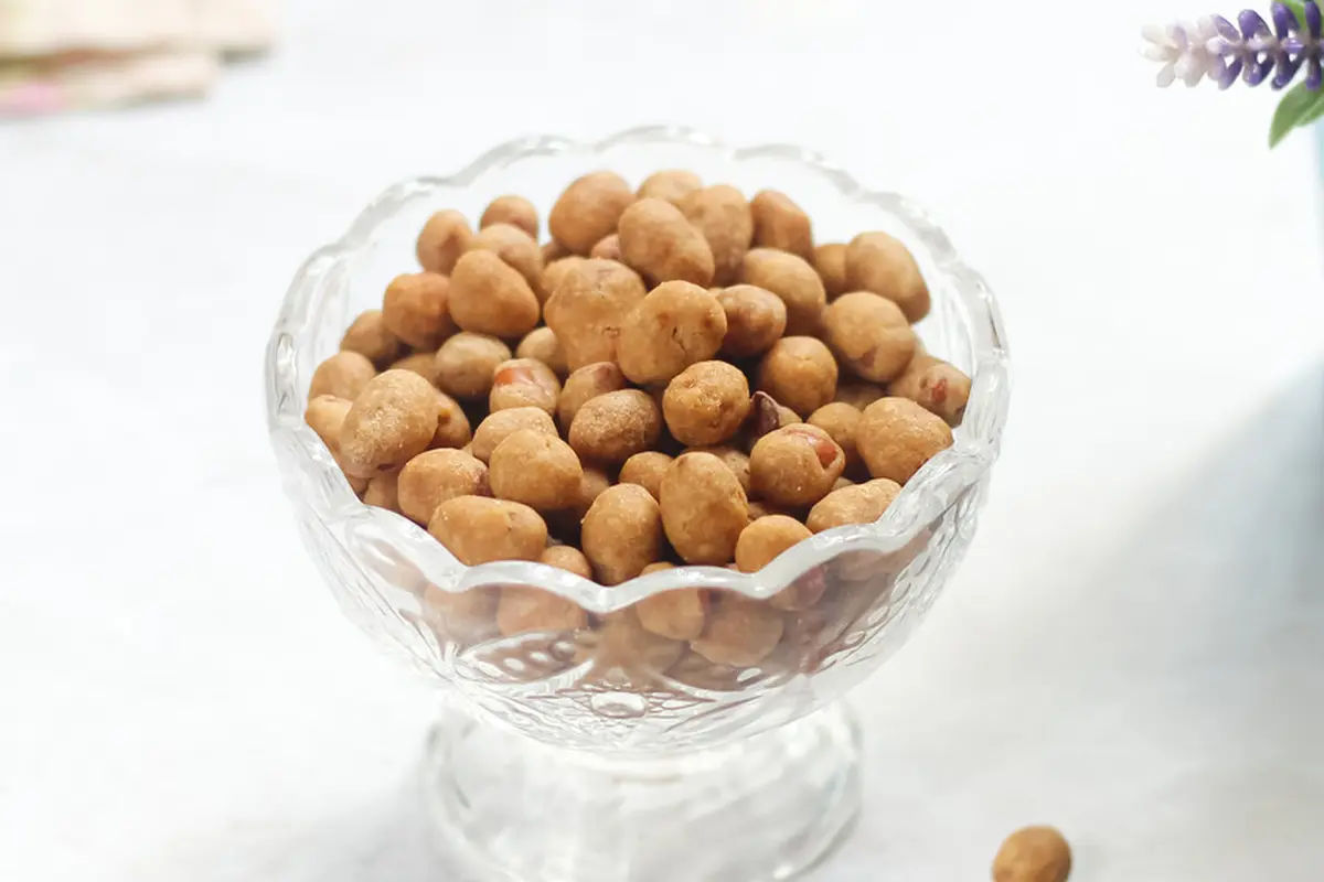 kacang telur