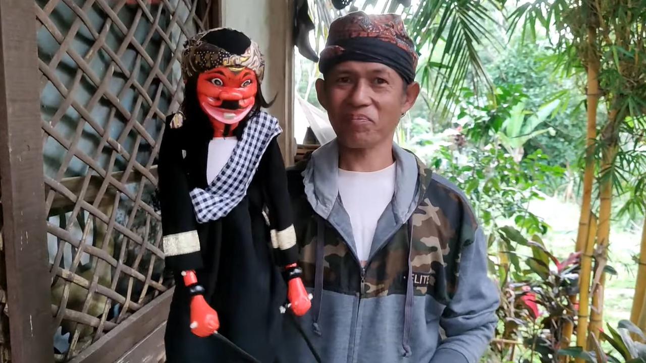 Cerita Dalang di Tasik Pilih Tinggal Menyepi di Tengah Hutan, Hidup Bersama Wayang