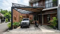 9 Model Carport Industrial yang Tidak Terlihat Kaku, Fasad Rumah Makin Estetik