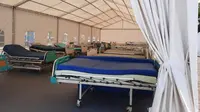 Tenda serbaguna yang dibangun BPBD Provinsi Jawa Barat di rumah sakit rujukan COVID-19