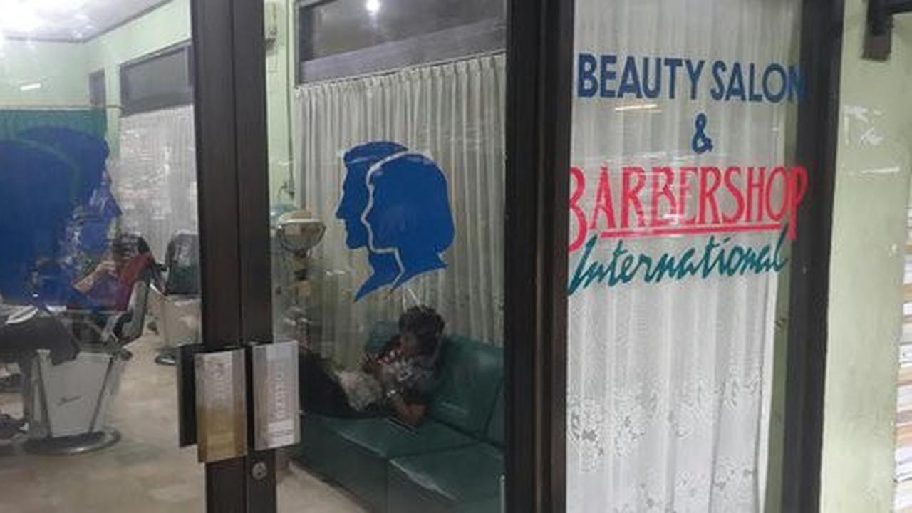 Hikayat Gus Dur dicukur sampai tertidur