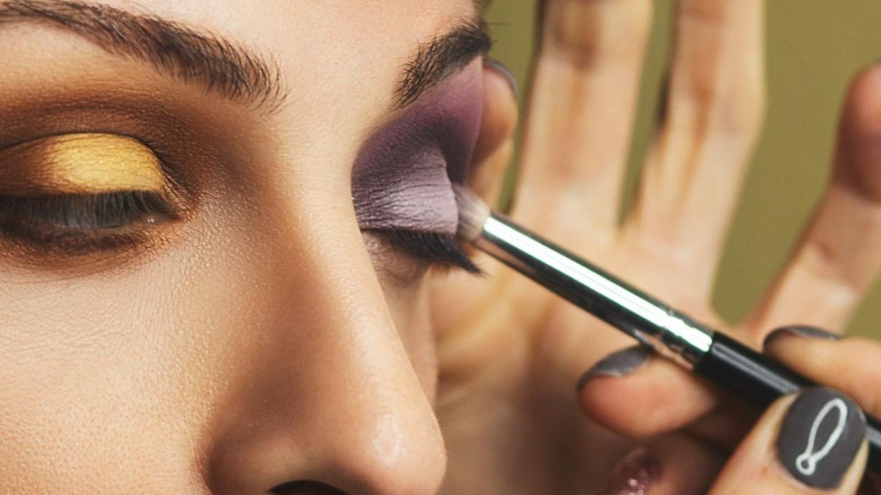 Penggunaan Riasan (Make Up) yang Sesuai Kebutuhan<br>