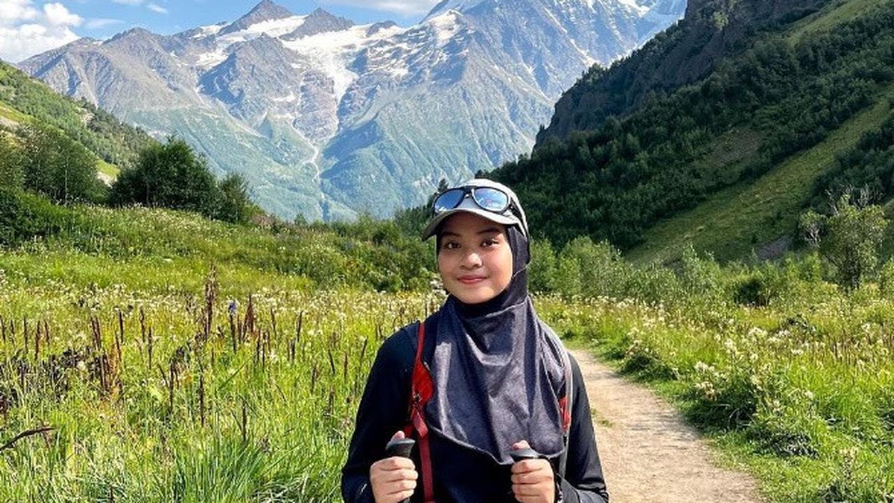 Pendaki Muda Indonesia Khansa Syahlaa