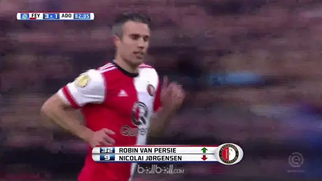 Robin van Persie kembali membela klub masa kecilnya, Feyenoord Rotterdam. This video is presented by Ballball.