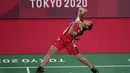 Tunggal putri Indonesia Gregoria Mariska Tunjung bertanding melawan pebulu tangkis Thet Htar Thuzar pada laga perdana cabang bulu tangkis Grup M Olimpiade Tokyo 2020 di Musashino Forest Plaza, Minggu (25/7/2021). Gregoria Mariska menang 21-11 dan 21-8 dalam waktu 27 menit. (AP Photo/Dita Alangkara)