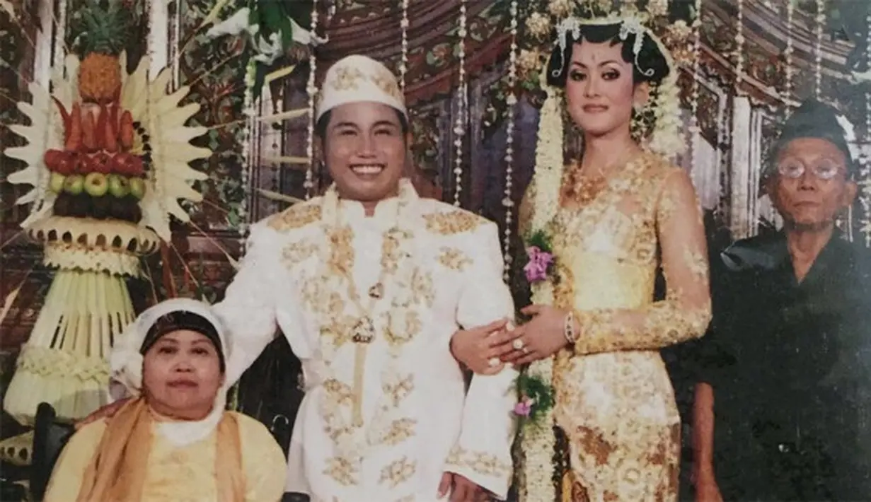 Cinta berawal dari pandangan pertama. Itu juga yang terjadi pada Narji Cagur dengan sang istri Widiyanti. Awal kisah tahun 2005 saat melakukan perjalan Jakarta menuju Surabaya. (dok. Pribadi)