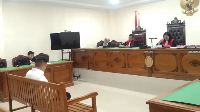 Sidang asus sindikat 'pabrik' uang palsu di Universitas Islam Negeri (UIN) Alauddin Makassar.