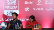 Pelatih Kepala Putri Nusantara, Takumi Taniguchi, dan pemainnya, Dian Aprilia Pary, saat konferensi pers jelang Srikandi Merdeka Cup 2026 di Supersoccer Arena, Kudus, Jawa Tengah, Kamis (13/8/2026). (Bola.com/Srikandi Merdeka Cup)