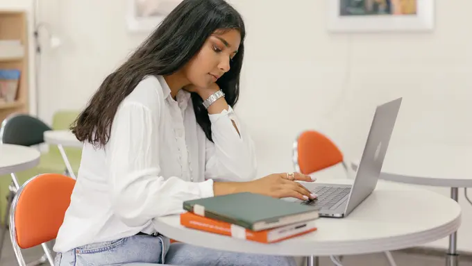 Contoh ilustrasi anak dengan IQ yang tinggi