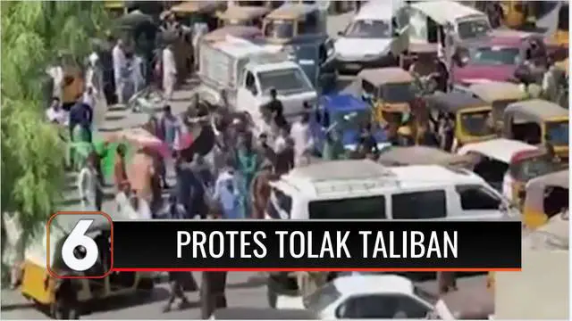 Aksi protes terhadap kelompok Taliban dilakukan warga Kota Jalalabad, Provinsi Nangarhar, Afghanistan. Warga kesal dengan Taliban yang menguasai Afghanistan menjelang peringatan hari kemerdekaan.
