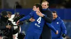 Kesuksesan Chelsea membungkam Real Madrid 2-0 sekaligus menyingkirkan tim berjuluk Los Galacticos di leg kedua semifinal Liga Champions 2020/2021, Rabu (5/5/2021) menorehkan beberapa fakta menarik. Berikut 6 di antaranya. (AFP/Glyn Kirk)