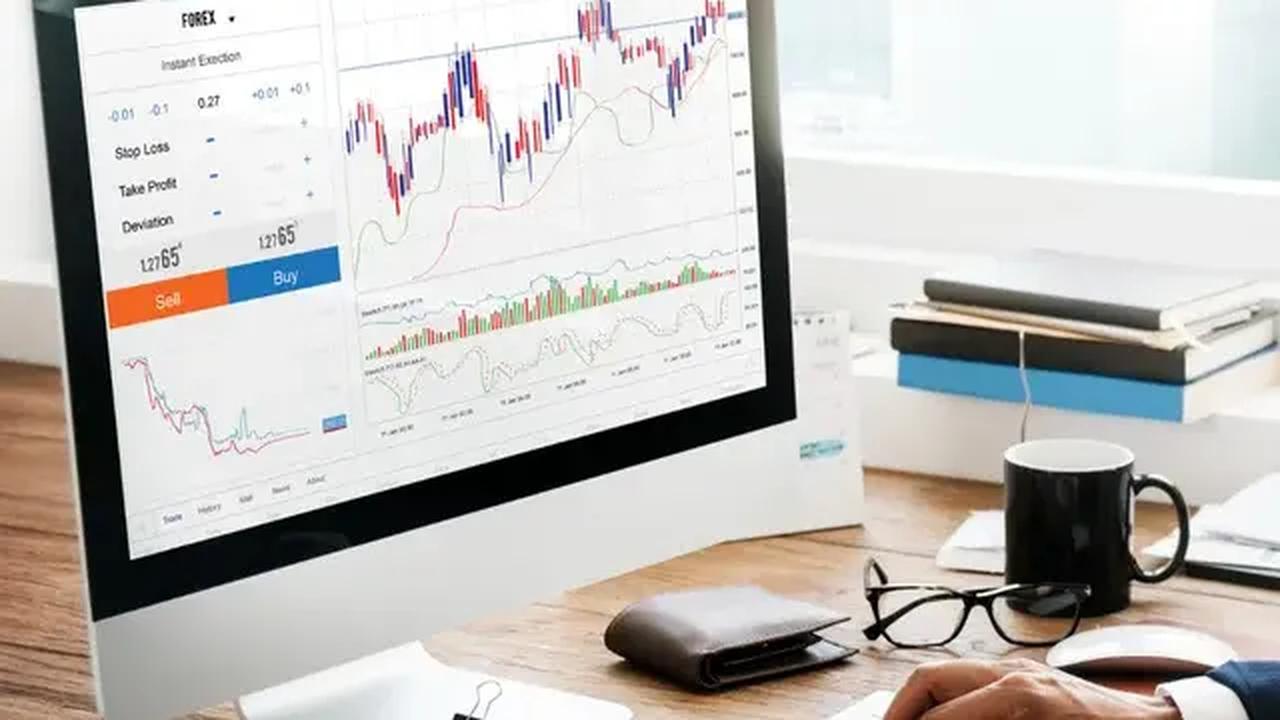 Dahulu keluarga Budi memiliki bisnis yang bergerak di bidang trading. Tetapi perusahaan tersebut masih bersifat tradisional dan manajemen pada perusahaan itu masih berantakan.