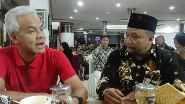 Saat Ganjar Ngobrol 'Ngalor Ngidul' dengan Tukang Bakso.