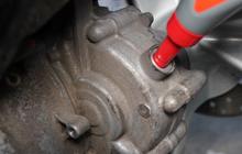 Ketahui Kapan dan Bagaimana Cara Mengganti Oli Gardan Agar Motor Tetap Prima