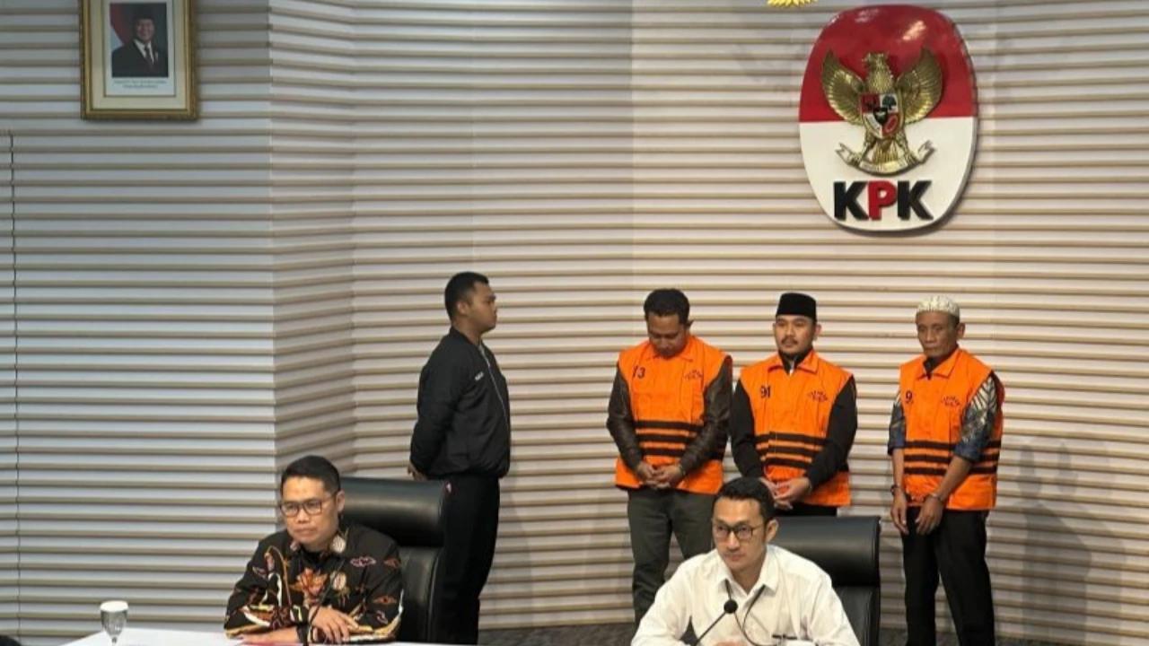 Bupati Bekasi Ade Kuswara Jadi Tersangka Suap Ijon Proyek, Punya Ford Mustang Rp1,4 Miliar