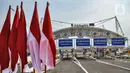 Aktivitas petugas memeriksa kesiapan Gerbang Tol Cakung jelang uji coba Enam Ruas Tol Dalam Kota Segmen Kelapa Gading-Pulo Gebang, Jakarta, Senin (23/8/2021).  Jalan tol segmen Kelapa Gading-Pulo Gebang telah diresmikan pada hari ini oleh Presiden Joko Widodo. (merdeka.com/Iqbal S Nugroho)