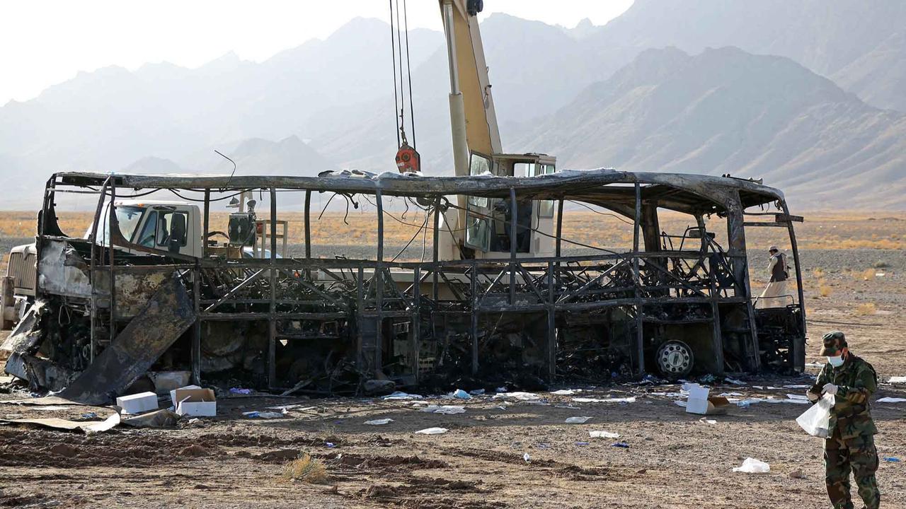 FOTO: Tragedi Maut di Herat,  79 Migran Afghanistan Tewas dalam Kecelakaan Bus