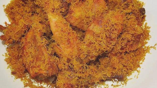 Resep Ayam Ungkep Kelapa dari akun @Yzmaliciuous