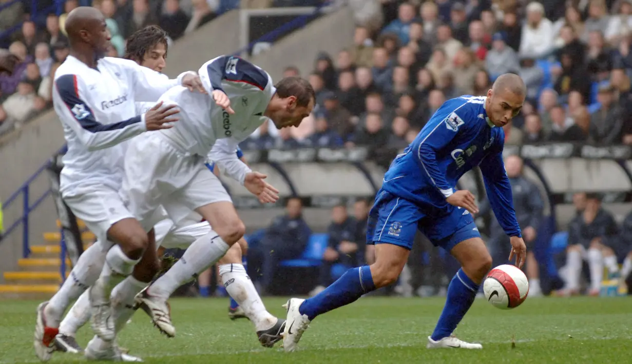 James Vaughan yang telah pensiun pada Juli 2021 bersama Tranmere Rovers masih memegang predikat sebagai pemain termuda yang mampu mencetak gol di Premier League Liga Inggris hingga kini. Pada musim pertamanya berseragam Everton pada 2004/2005 ia mampu mencetak satu gol saat menang 4-0 atas Crystal Palace pada laga pekan ke-35 (10/4/2005). Saat itu usianya baru menginjak 16 tahun, 8 bulan dan 27 hari. (AFP/Paul Barker)