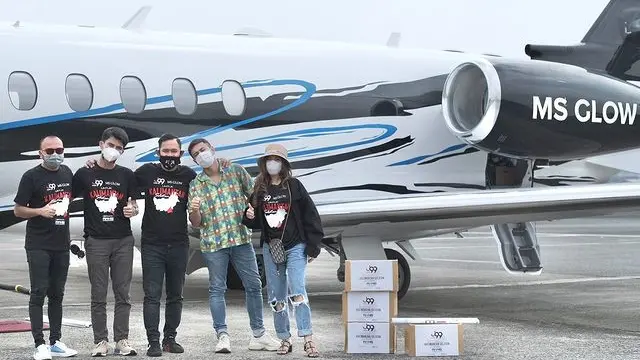 7 Potret Crazy Rich Malang Beri Bantuan Korban Banjir Di Kalimantan