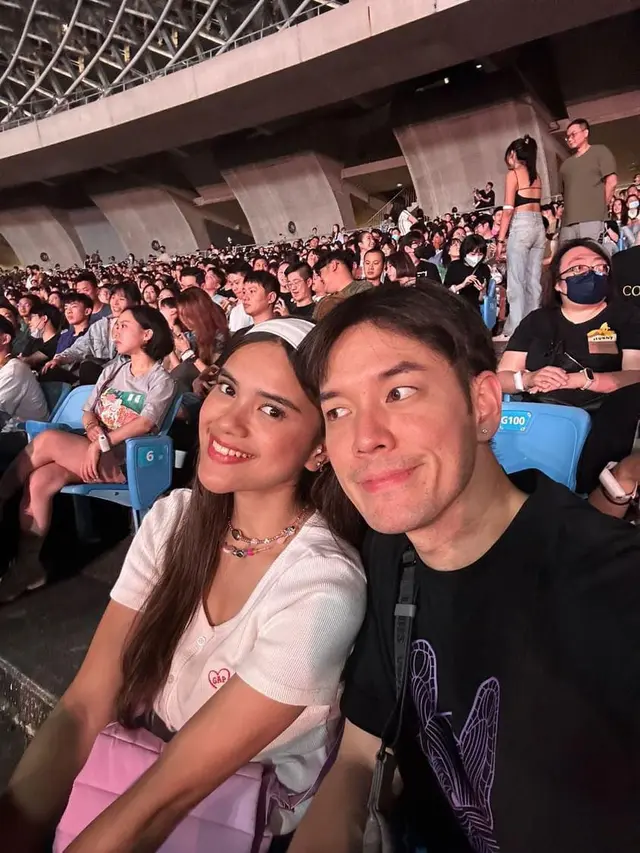 Potret Keseruan Audi Marissa dan Anthony Xie Nonton Konser Coldplay di Taiwan