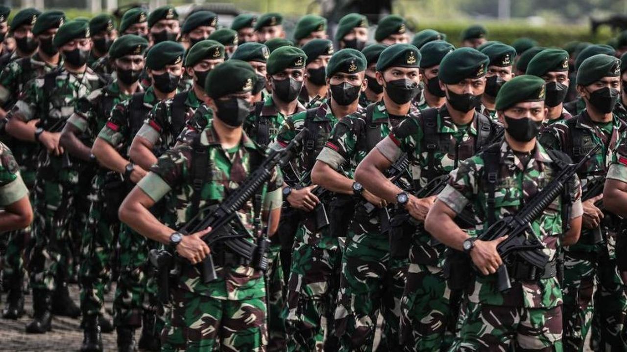 Momen Haru Prajurit TNI Pulang Tugas Bertemu Anak "Ku Pastikan Negara Ini Aman Untukmu Bermain"