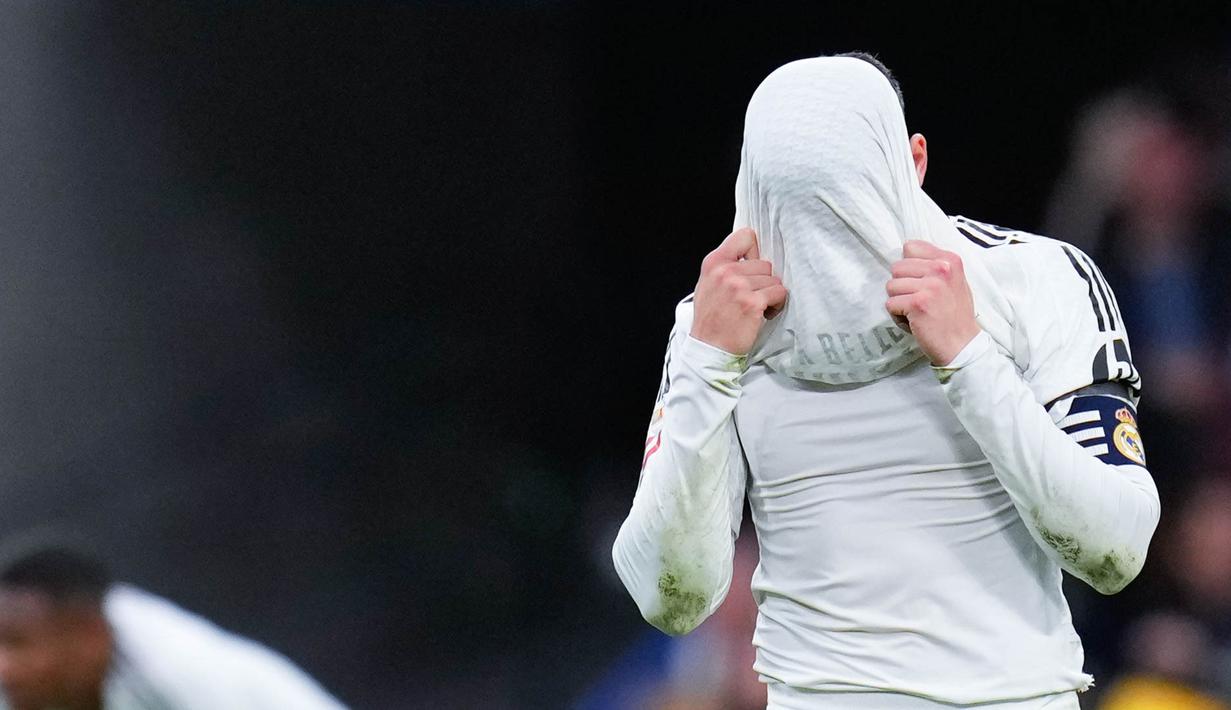 Bermain di Stadion Bernabeu, Los Blancos tumbang dengan skor 1-2 dari sang tamu. (AP Photo/Manu Fernandez)