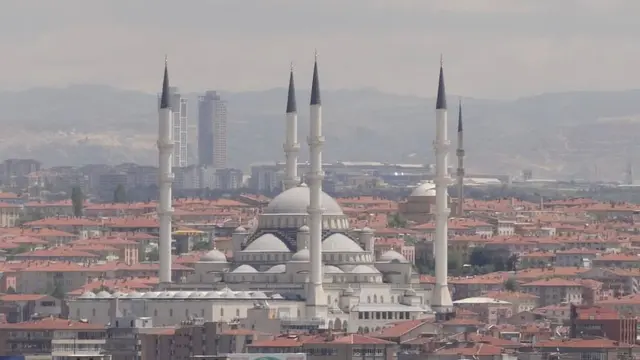 Masjid Kotacepe yang megah berada di Turki