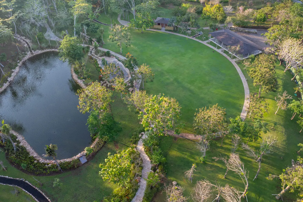 Jelajahi Tevana Garden, Taman Ikonik di AYANA Bali