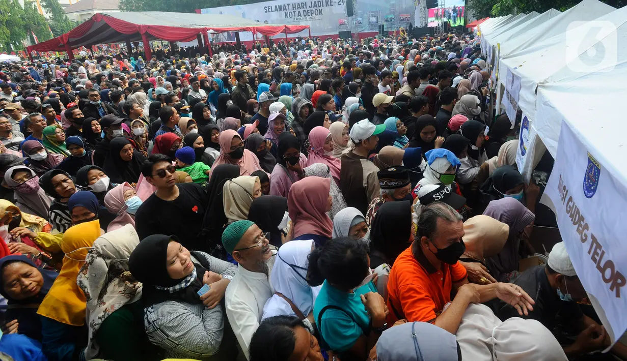 Makanan tersebut disajikan dengan 24 menu khas makanan Nusantara yang disediakan dengan total 24 ribu porsi. (merdeka.com/Arie Basuki)