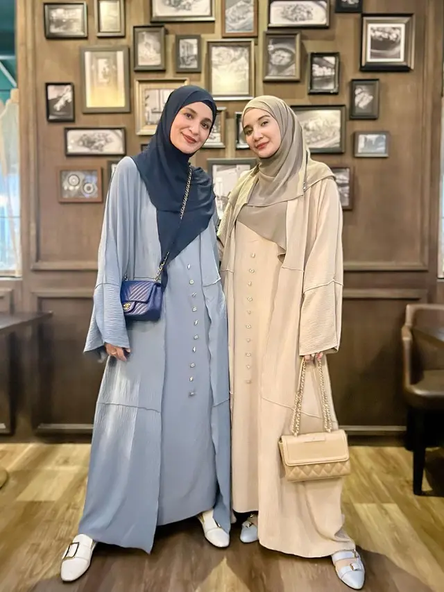 Zaskia Sungkar dan Shireen Sungkar