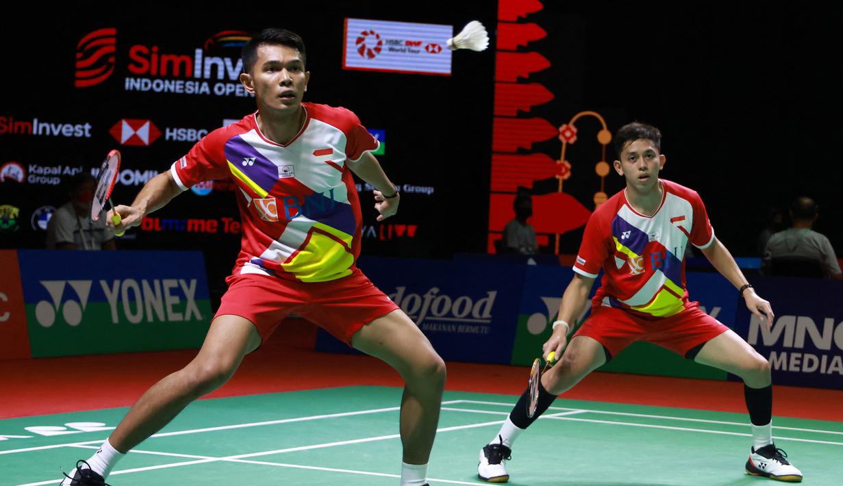 Pasangan ganda putra, Fajar Alfian/Muhammad Rian Ardianto yang diunggulkan ditempat ke-4 lolos ke semifinal setelah menang atas Ong Yew Sin/Teo Ee Yi (Malaysia) dengan rubber game, 21-12, 9-21, 22-20. Mereka akan jumpa unggulan kedua, Aaron Chia/Soh Wooi Yik (Malaysia). (AFP/PBSI)