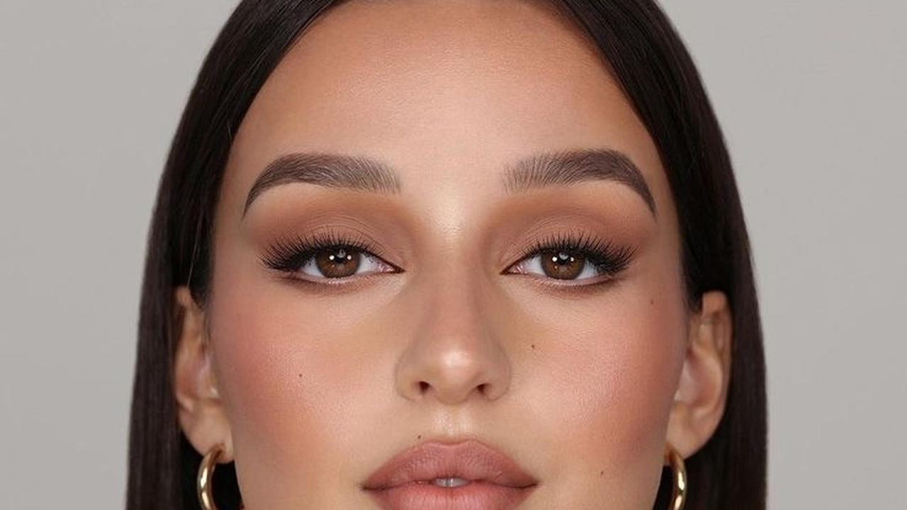 6 Tips Makeup Sederhana Tapi Elegan untuk Wisuda yang Bikin Tampil Stunning!