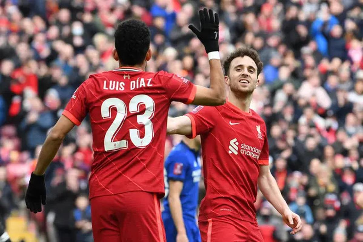 Tangis Kehilangan, Luis Diaz dan Andy Robertson Mengenang Diogo Jota dalam Ucapan Penuh Haru