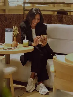 Bahagia dengan pekerjaan./Copyright Fimela - Adrian Utama Putra