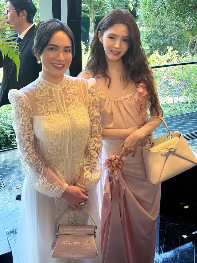 Pesona Princess Shandy Aulia di Antara Bintang Dunia Saat Saksikan Dior Haute Couture Show